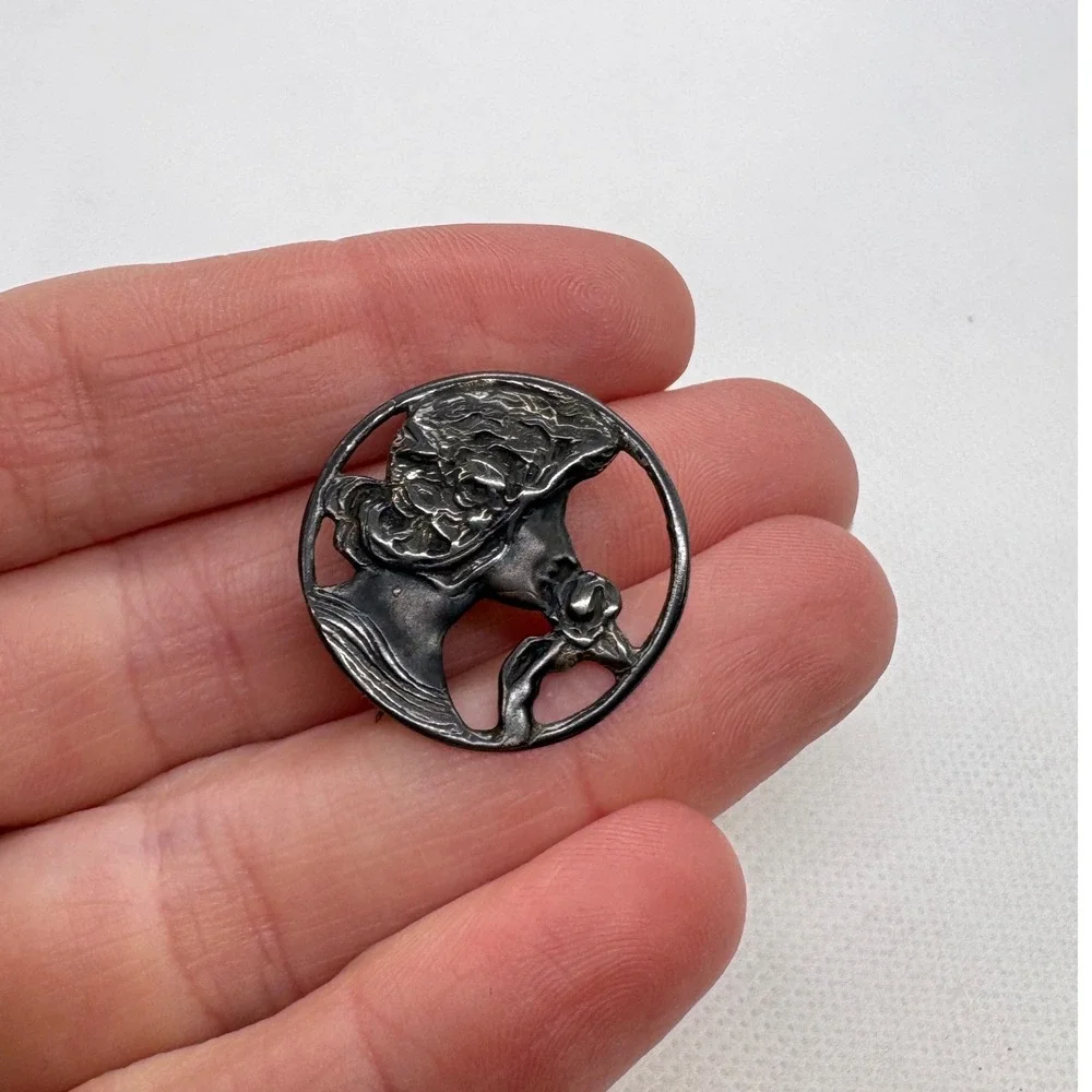 Vintage Sterling Silver Art Nouveau Woman Flower Brooch Pendant 3.55g SKU 277